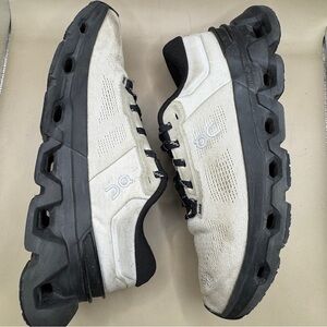 On Running Cloudflyer 5 Men's Grey and Black Sneakers Sz 8 US